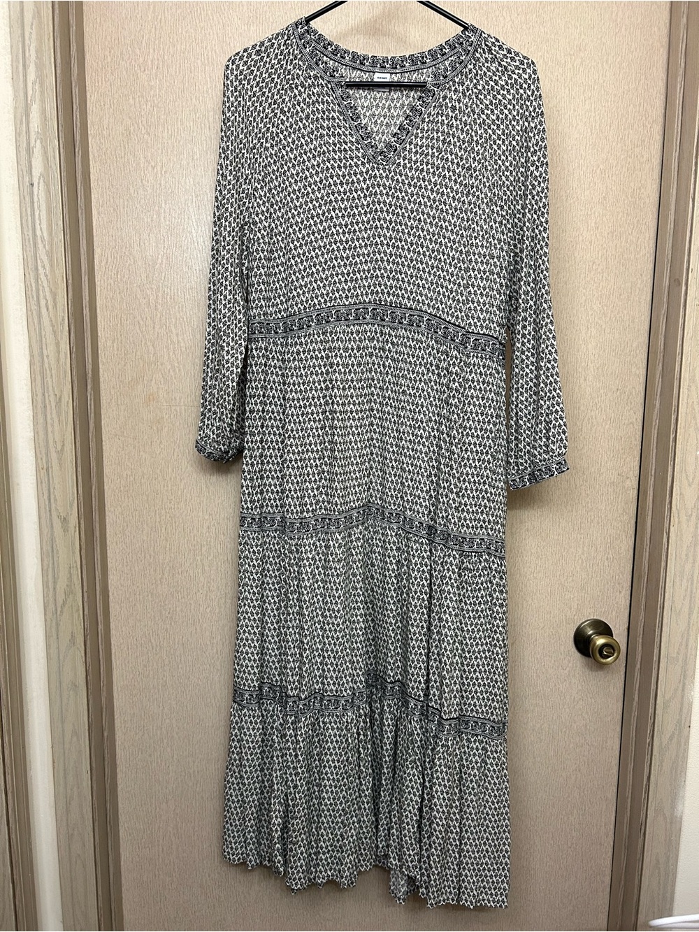 Old Navy Patterned Midi Dress - Size M